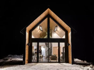 "Stunning Residential Exterior - Minnesota Home Decor"